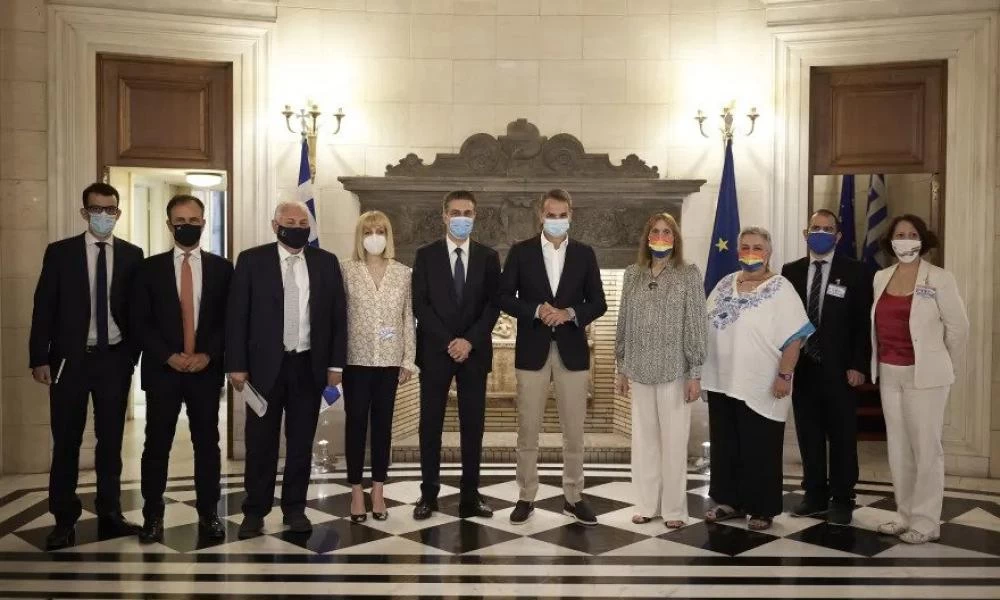 Μητσοτάκης: Συναντήθηκε με μέλη της επιτροπής για την Ισότητα των ΛΟΑΤΚΙ+